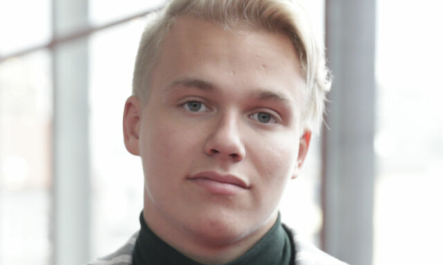 - I skolegården var ikke bare broren min «homo», men jeg også